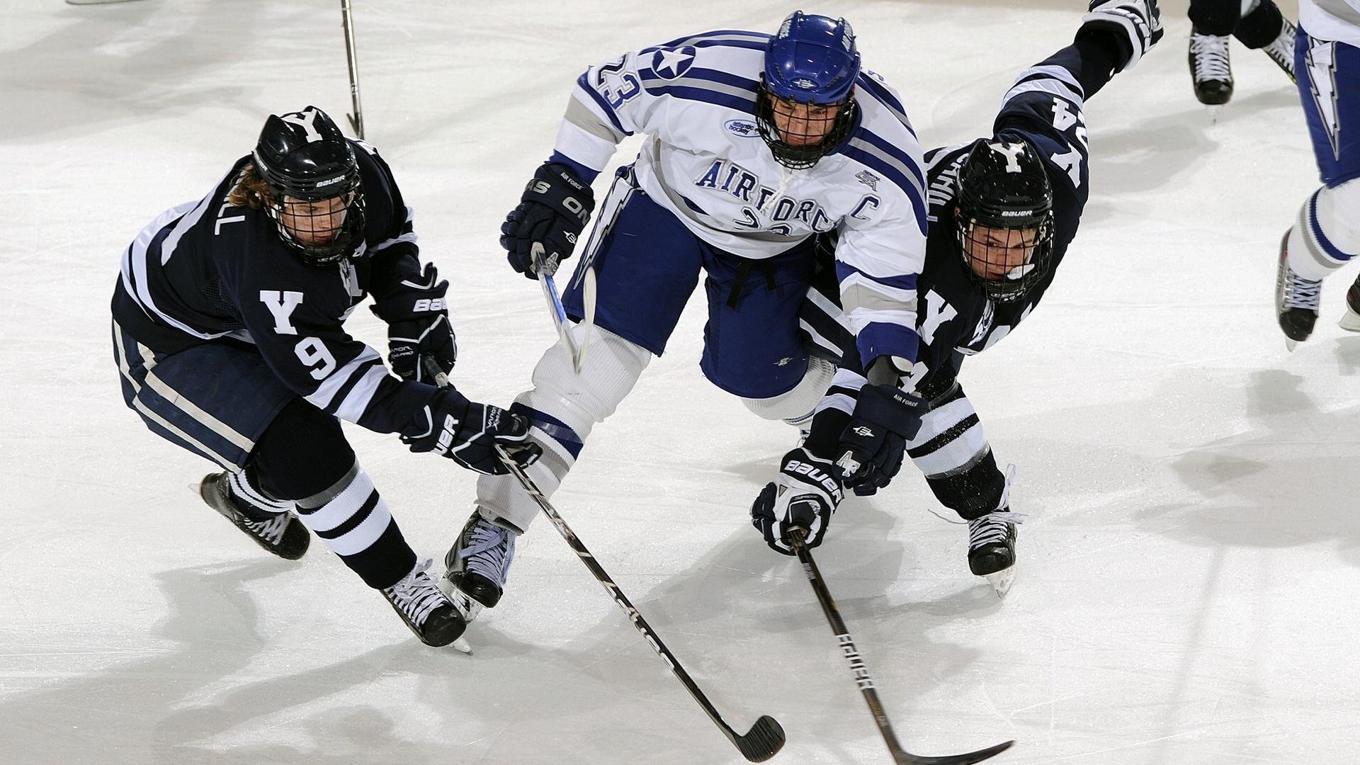 美国队接力换棒精准无误引赞叹，美国队混合接力