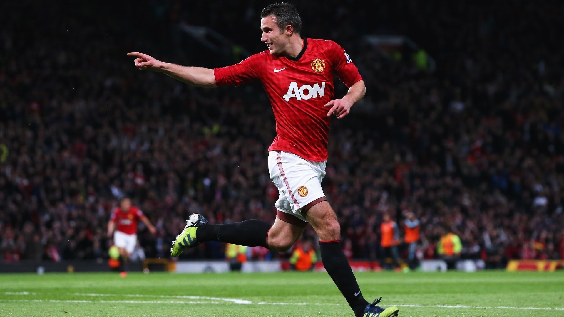 爱游戏真人体育娱乐-德甲青年球员成长路径探讨，德甲最年轻出场记录